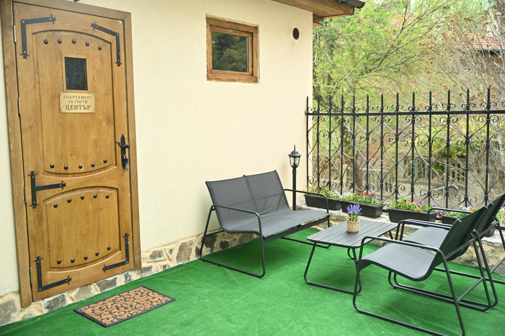 Апартамент Център Veliko Tărnovo Exteriör bild